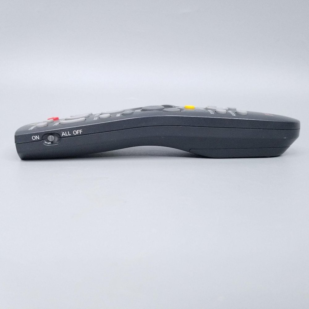 EIKI CXFK Video Projector Remote Control Tested - Picture 5 of 9